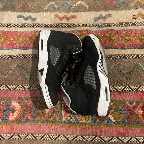 JORDAN 1 BRED TOE AND JORDAN 5 OREO (2013) - Picture 2 of 6